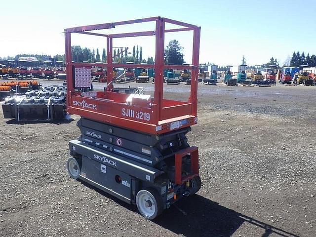 Image of Sky Jack SJIII3219 equipment image 4