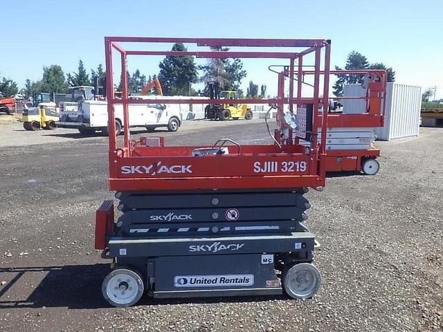 Image of Sky Jack SJIII3219 equipment image 2
