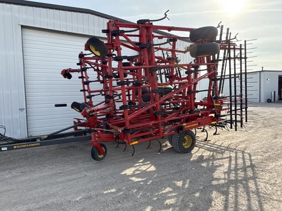 Image of Sunflower 5056 equipment image 1