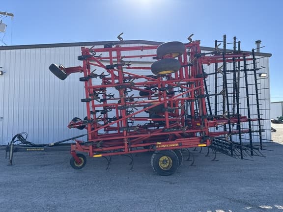 Image of Sunflower 5056 equipment image 1