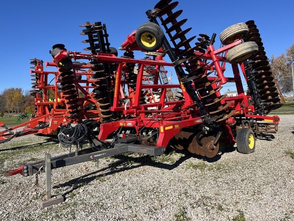 2017 Sunflower 6631 Equipment Image0