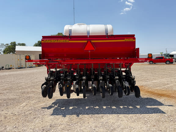 Image of Sunflower 9435-40 equipment image 3