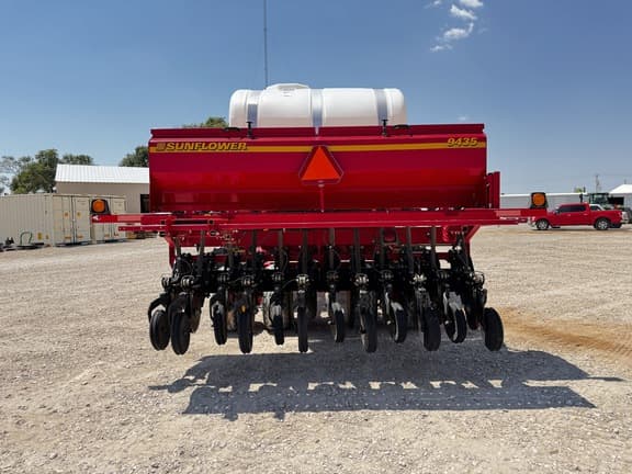 Image of Sunflower 9435-40 equipment image 3