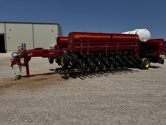 2017 Sunflower 9435-40 Equipment Image0