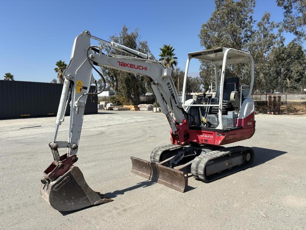 Image of Takeuchi TB230 Primary image