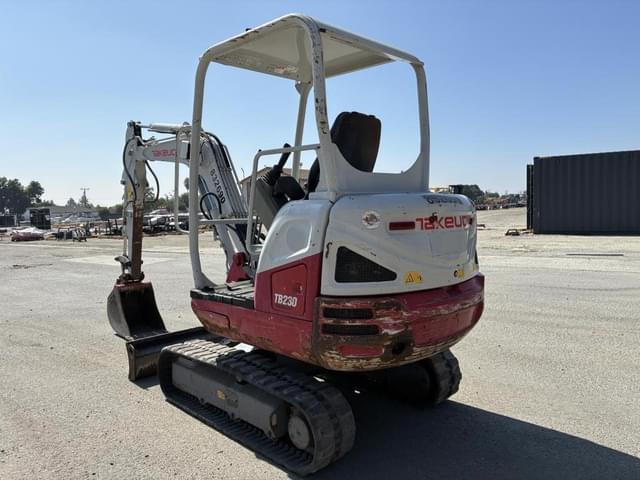 Image of Takeuchi TB230 equipment image 3