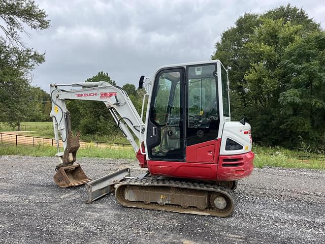 Image of Takeuchi TB240 equipment image 3