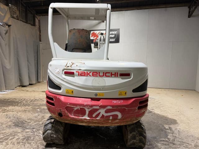 Image of Takeuchi TB240 equipment image 3