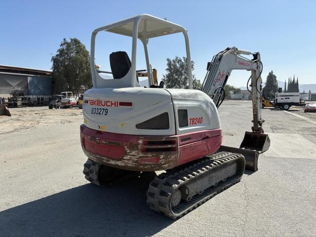 Image of Takeuchi TB240 equipment image 2