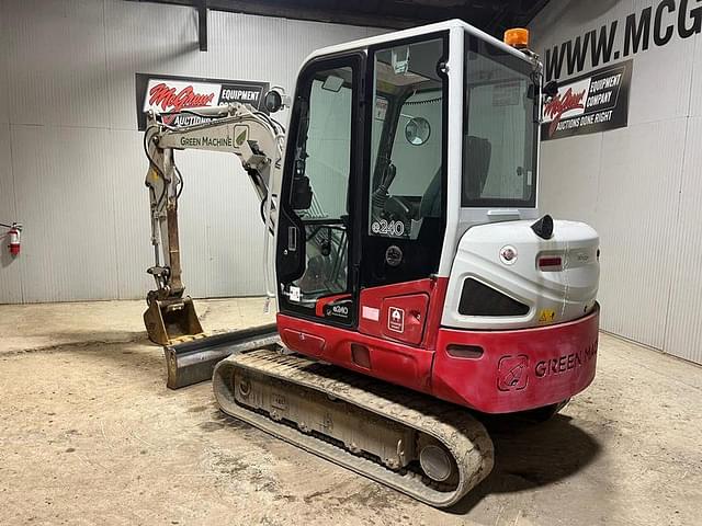 Image of Takeuchi TB240 equipment image 2