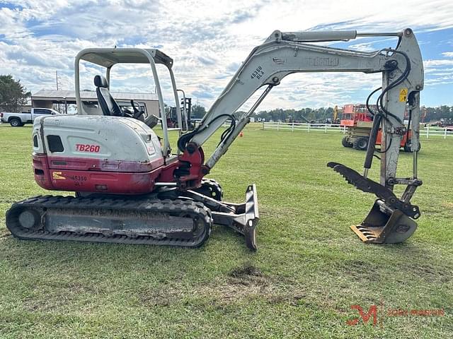 Image of Takeuchi TB260 equipment image 4