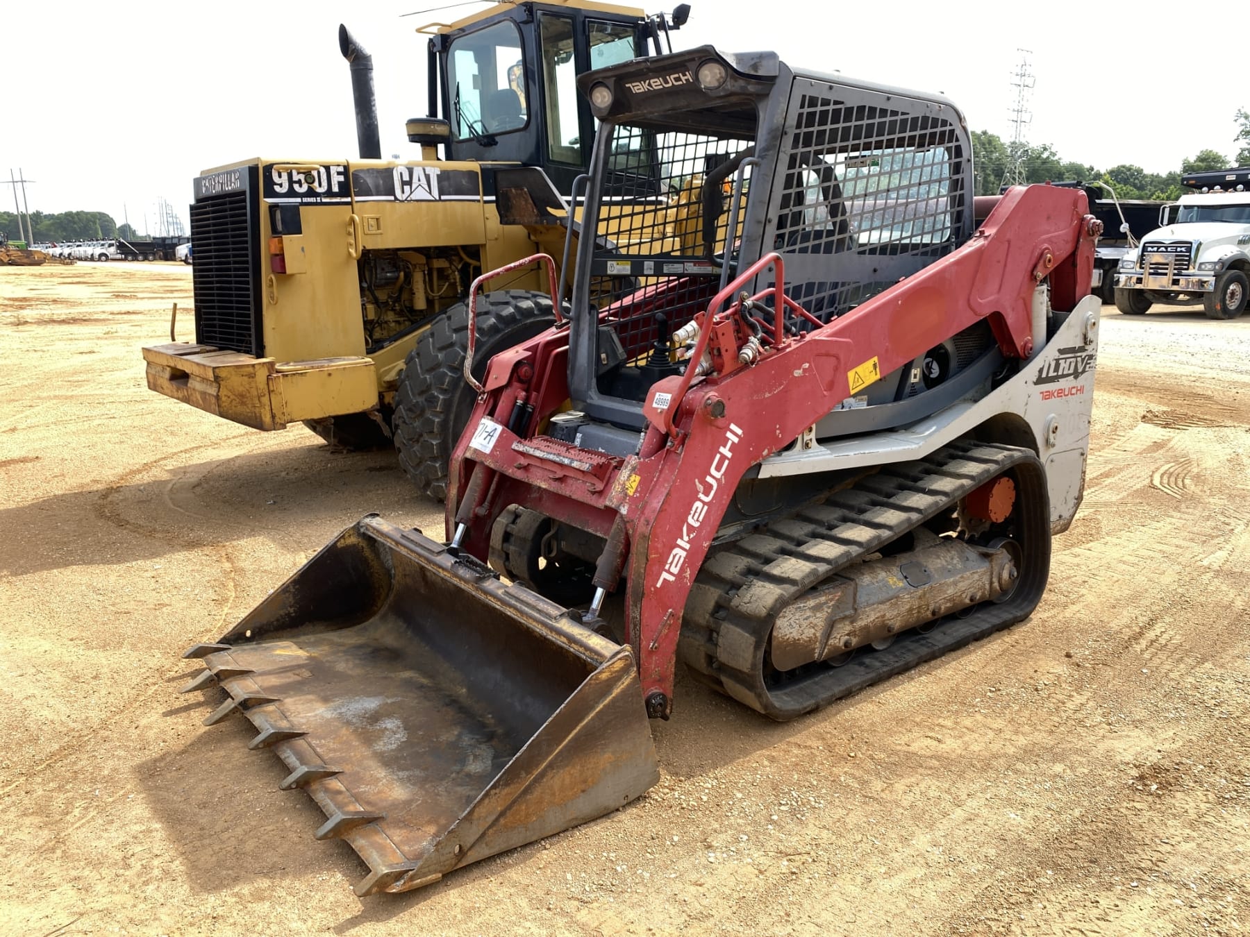 2017 Takeuchi TL10V2 Equipment Image0