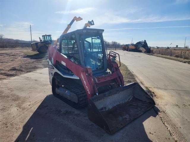 Image of Takeuchi TL10V2 equipment image 3