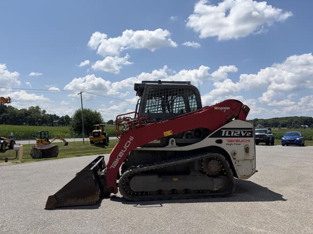 Image of Takeuchi TL12V2 equipment image 3