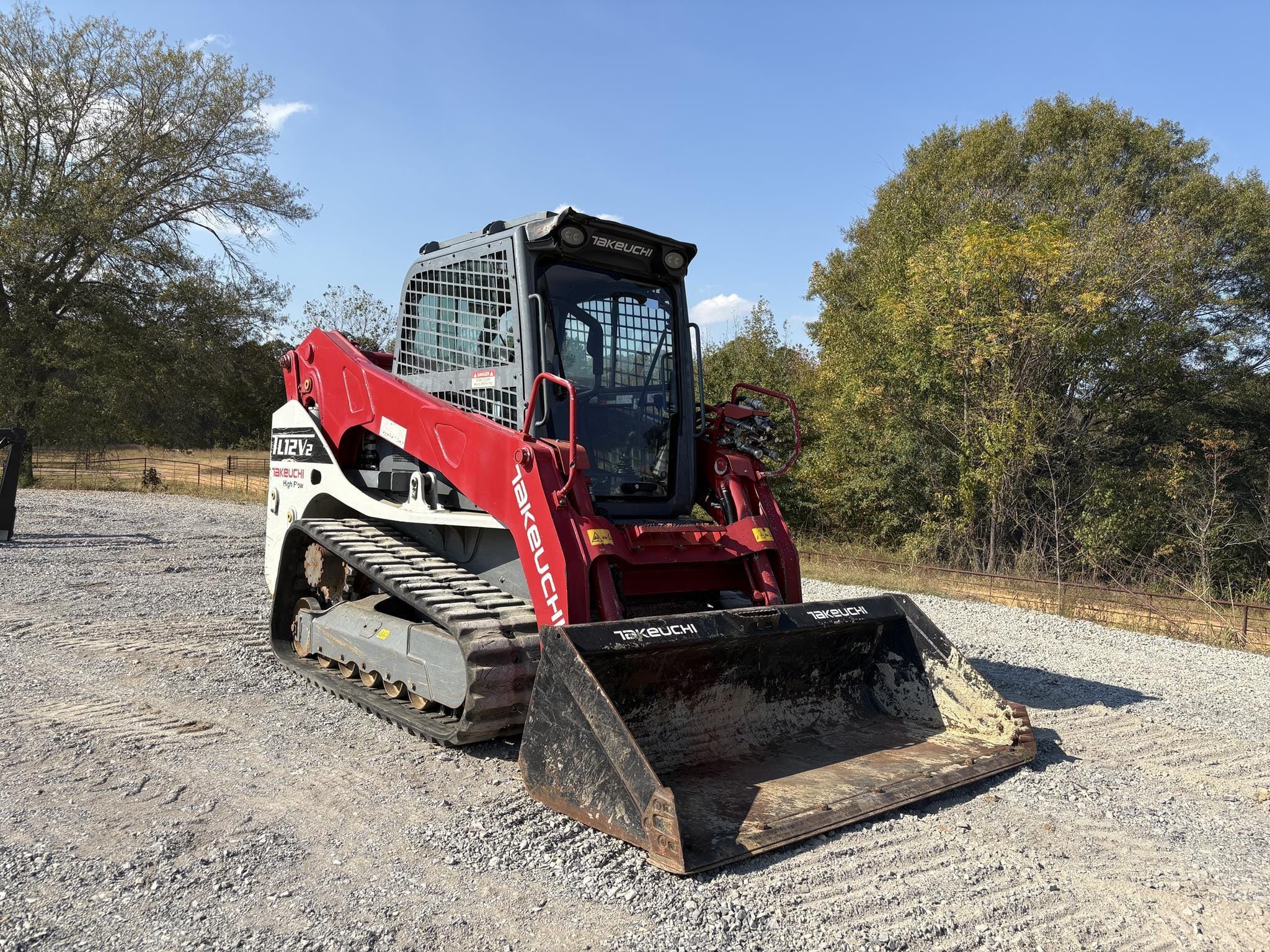 Main image Takeuchi TL12V2