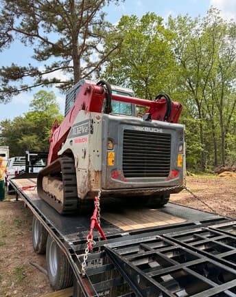 Image of Takeuchi TL12V2 equipment image 4