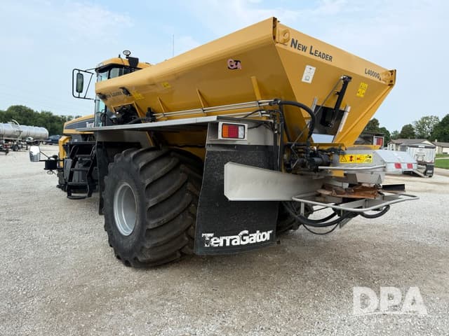 Image of Terra-Gator TG7300B equipment image 3