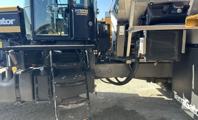 Image of Terra-Gator TG8300B equipment image 2