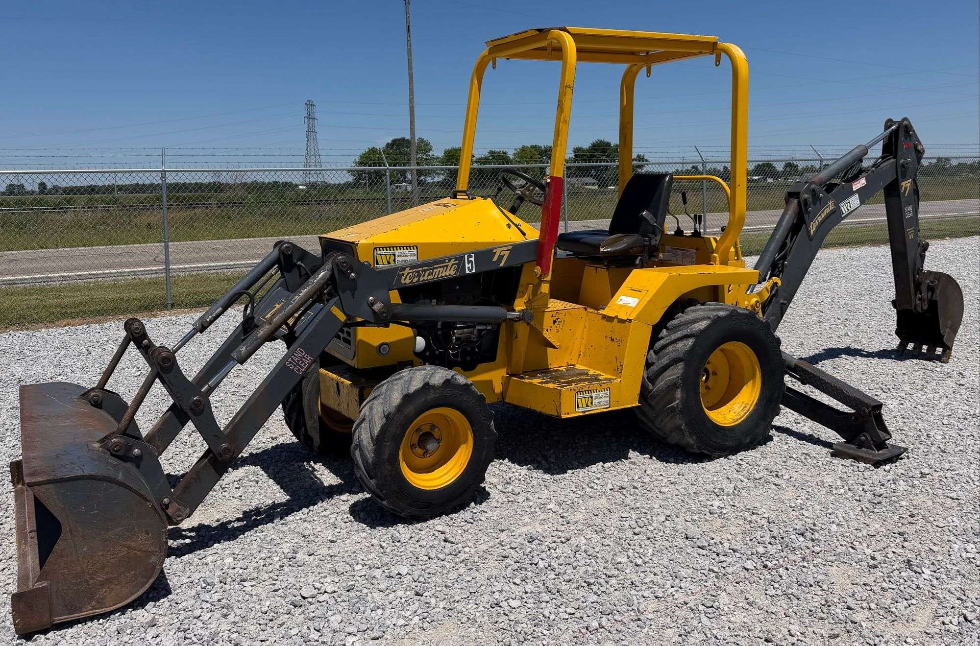 2017 Terramite T7 Equipment Image0