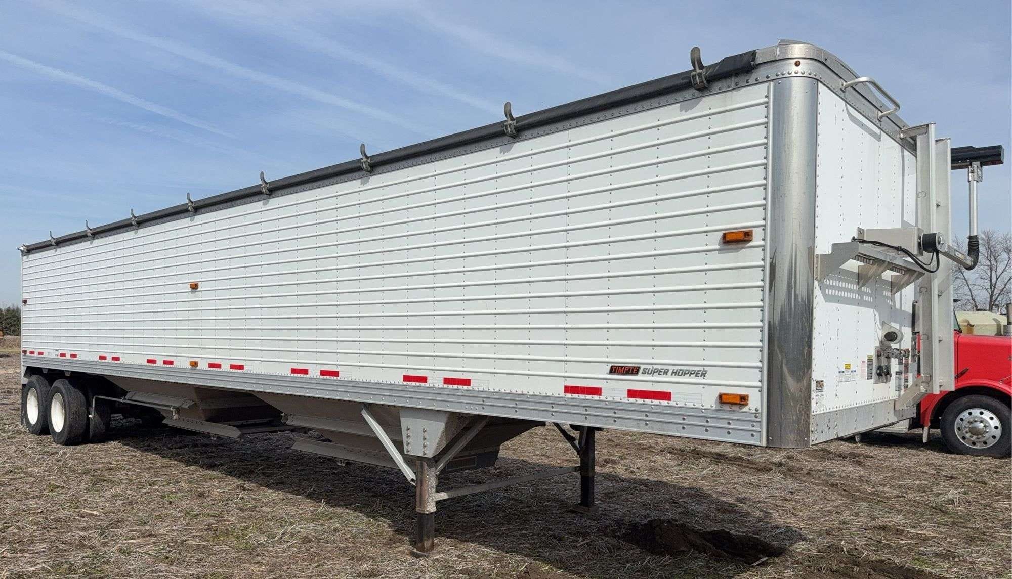 2017 Timpte Super Hopper Equipment Image0