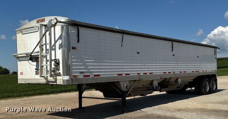 2017 Timpte Super Hopper Equipment Image0