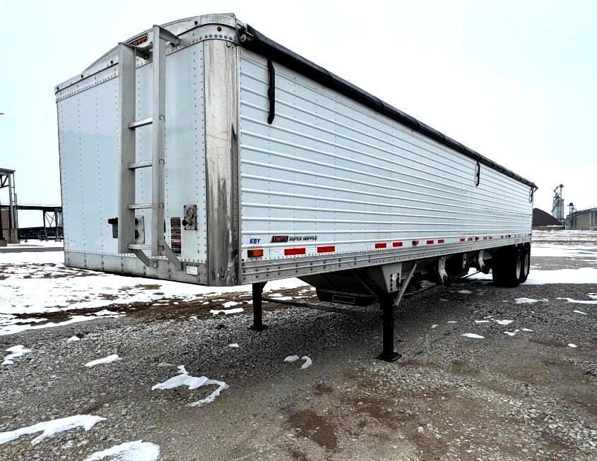 2017 Timpte Super Hopper Equipment Image0