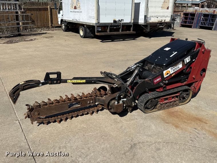 2017 Toro Dingo Equipment Image0