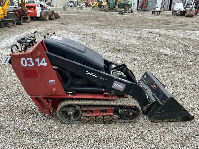 Image of Toro Dingo TX427 equipment image 4