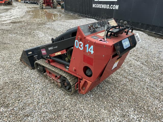 Image of Toro Dingo TX427 equipment image 1