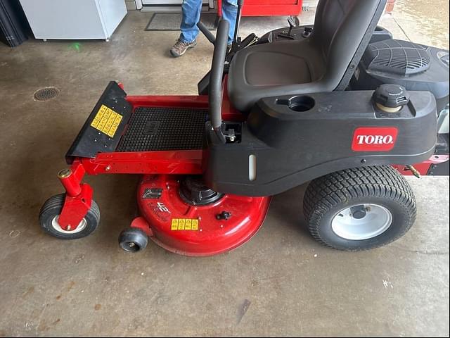 Image of Toro Timecutter SS4225 equipment image 1