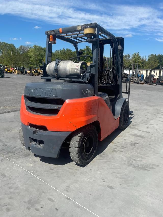 Image of Toyota 8FG35U equipment image 2