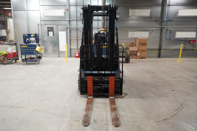 Image of Toyota 8FBCU25 equipment image 4