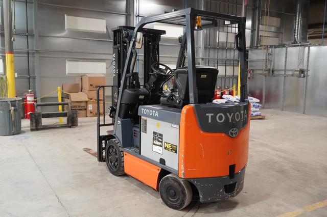 Image of Toyota 8FBCU25 equipment image 1