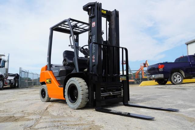 Image of Toyota 8FDU25 equipment image 1