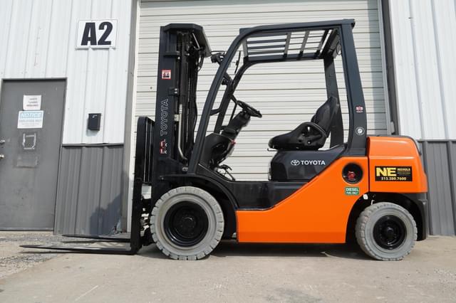 Image of Toyota 8FDU25 equipment image 2