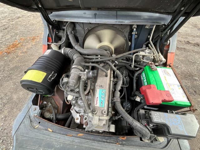 Image of Toyota 8FGCU30 equipment image 4