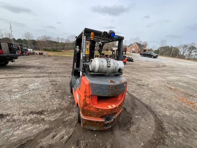 Image of Toyota 8FGCU30 equipment image 3