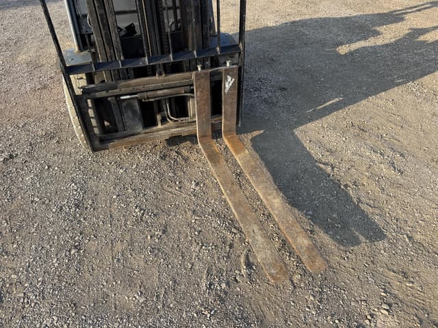 Image of Toyota 8FGU25 equipment image 3