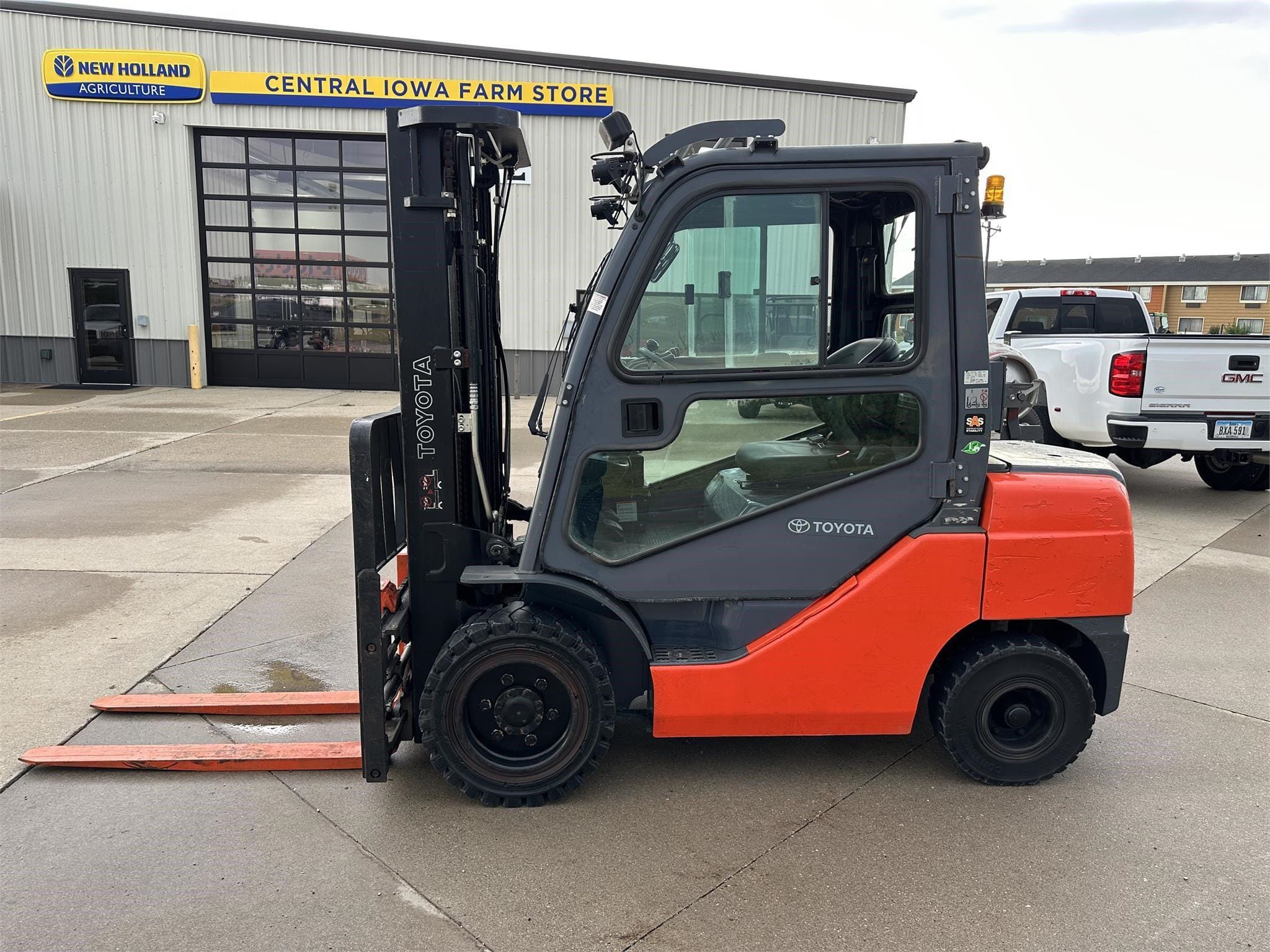 2017 Toyota 8FGU30 Equipment Image0