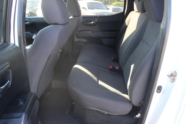 Image of Toyota Tacoma equipment image 4