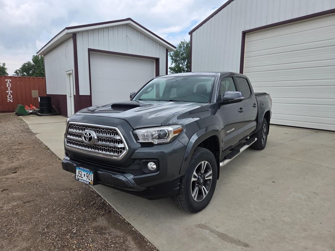 Image of Toyota Tacoma Primary image