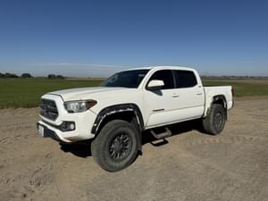 2017 Toyota Tacoma Image