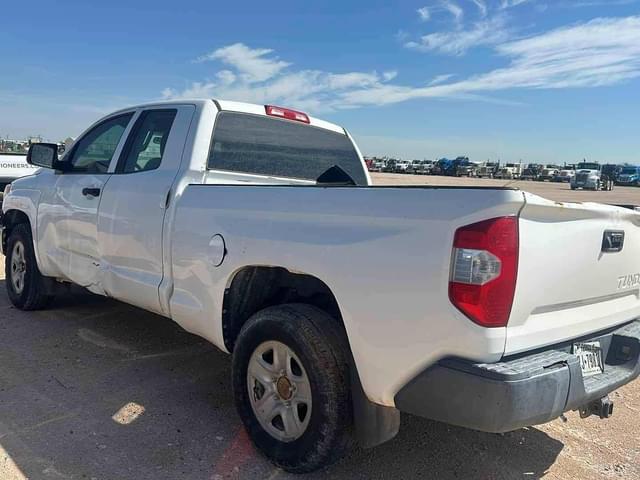 Image of Toyota Tundra equipment image 3