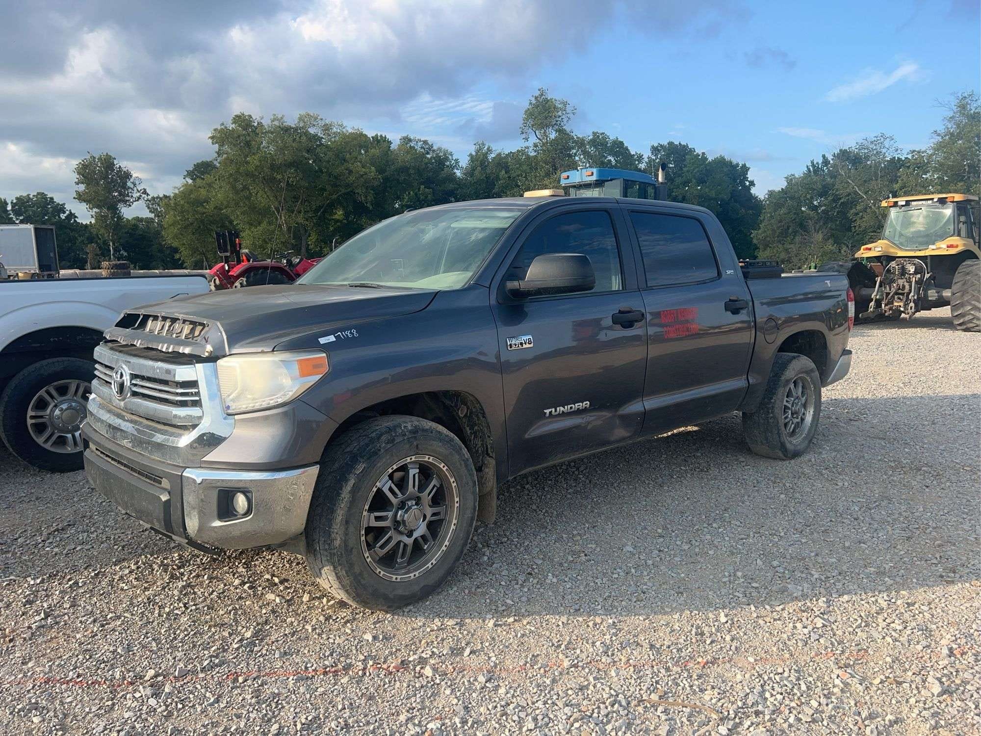 2017 Toyota Tundra Equipment Image0