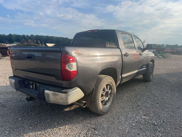 Image of Toyota Tundra equipment image 3