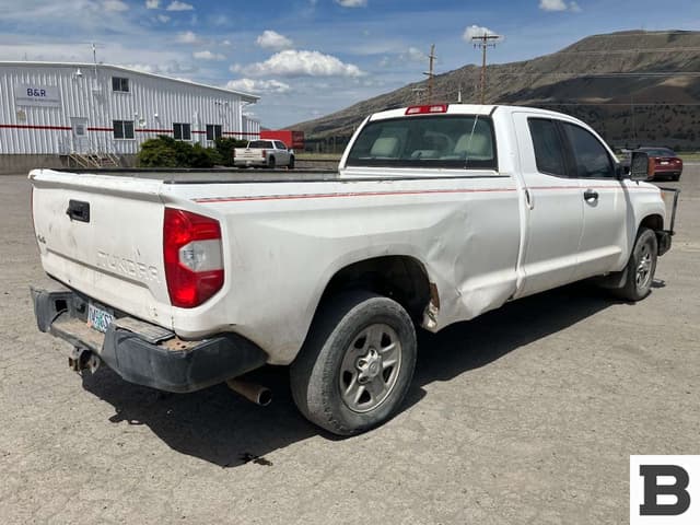 Image of Toyota Tundra equipment image 3