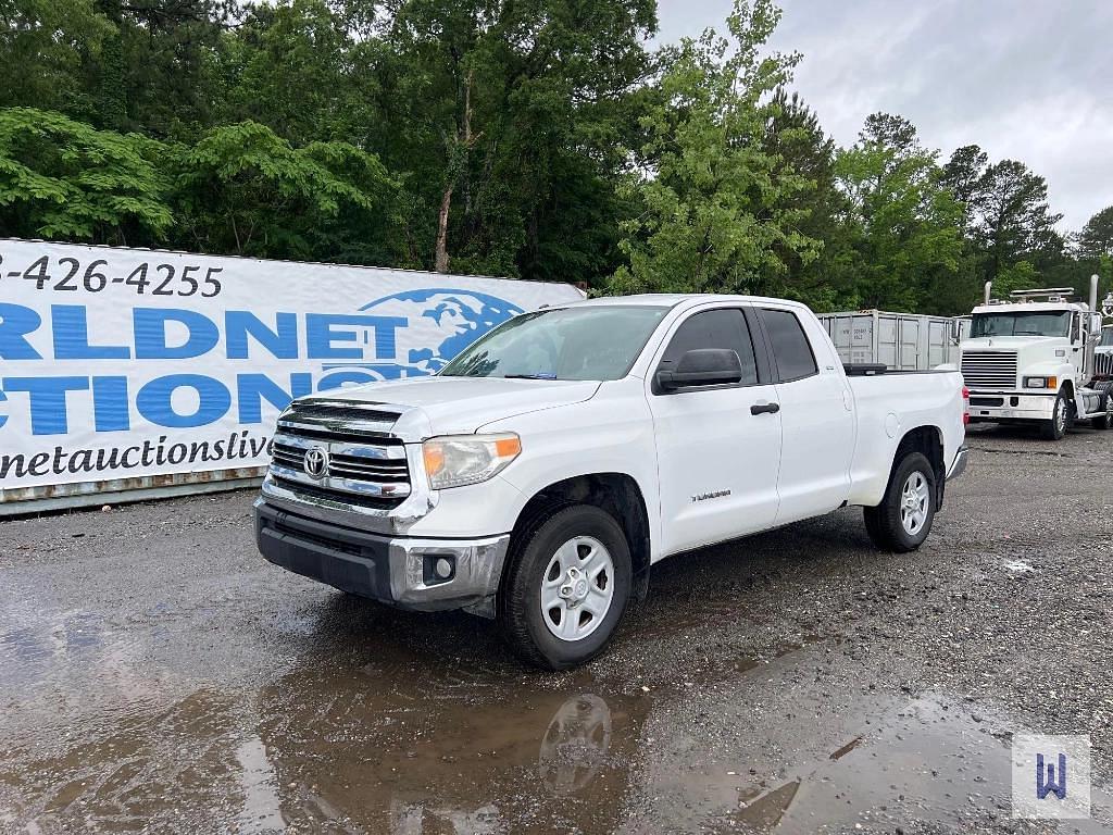 Image of Toyota Tundra SR5 Primary image