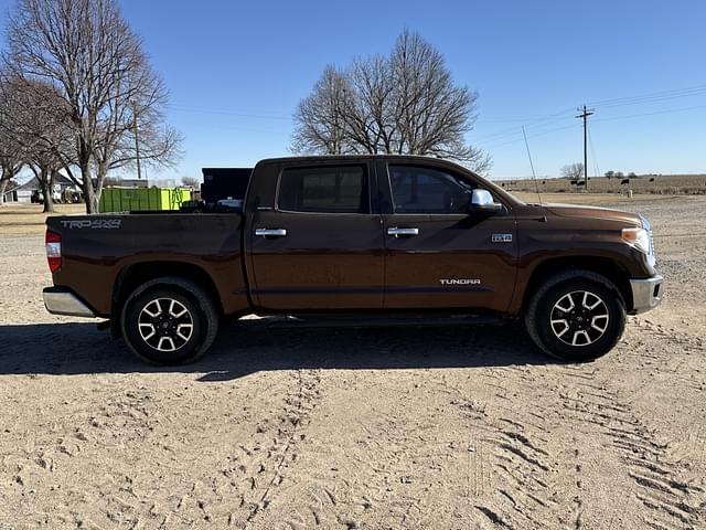 Image of Toyota Tundra equipment image 3