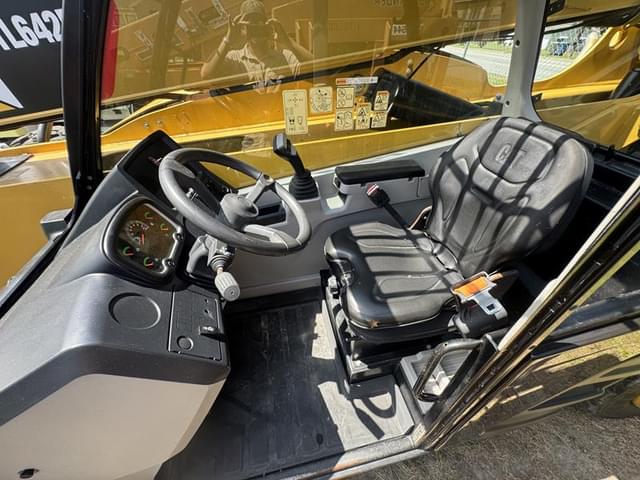 Image of Caterpillar TL642D equipment image 4