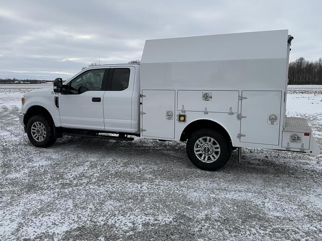 Image of Ford F-250 equipment image 3